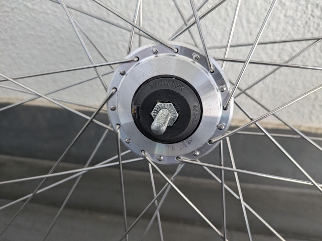 米*也様 2/24削除【新古品】自転車　前輪　27インチ