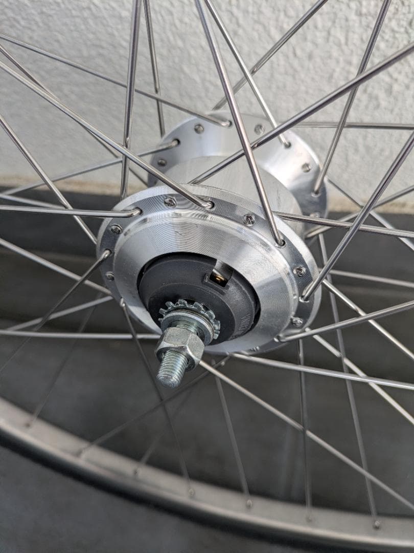 米*也様 2/24削除【新古品】自転車　前輪　27インチ