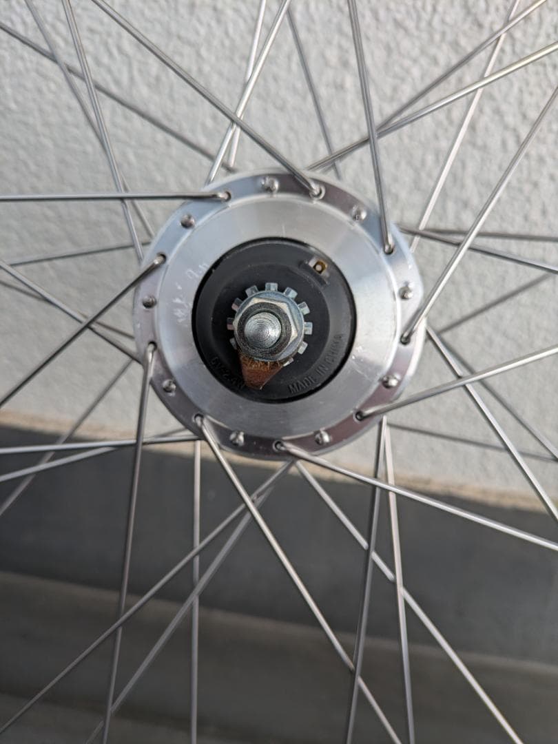 米*也様 2/24削除【新古品】自転車　前輪　27インチ
