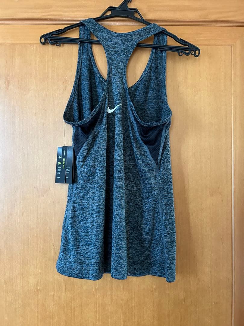 ナイキ　グレータンクトップ　レディース　US-Sサイズ　新品