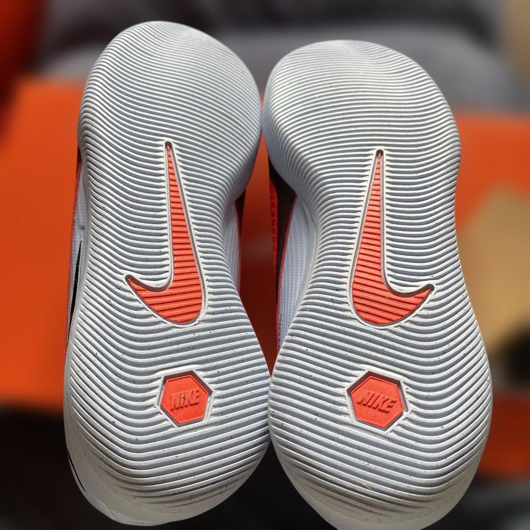 新品タグ付き　Nike ファントム6LOW ACAD IC ￼サッカーシューズ