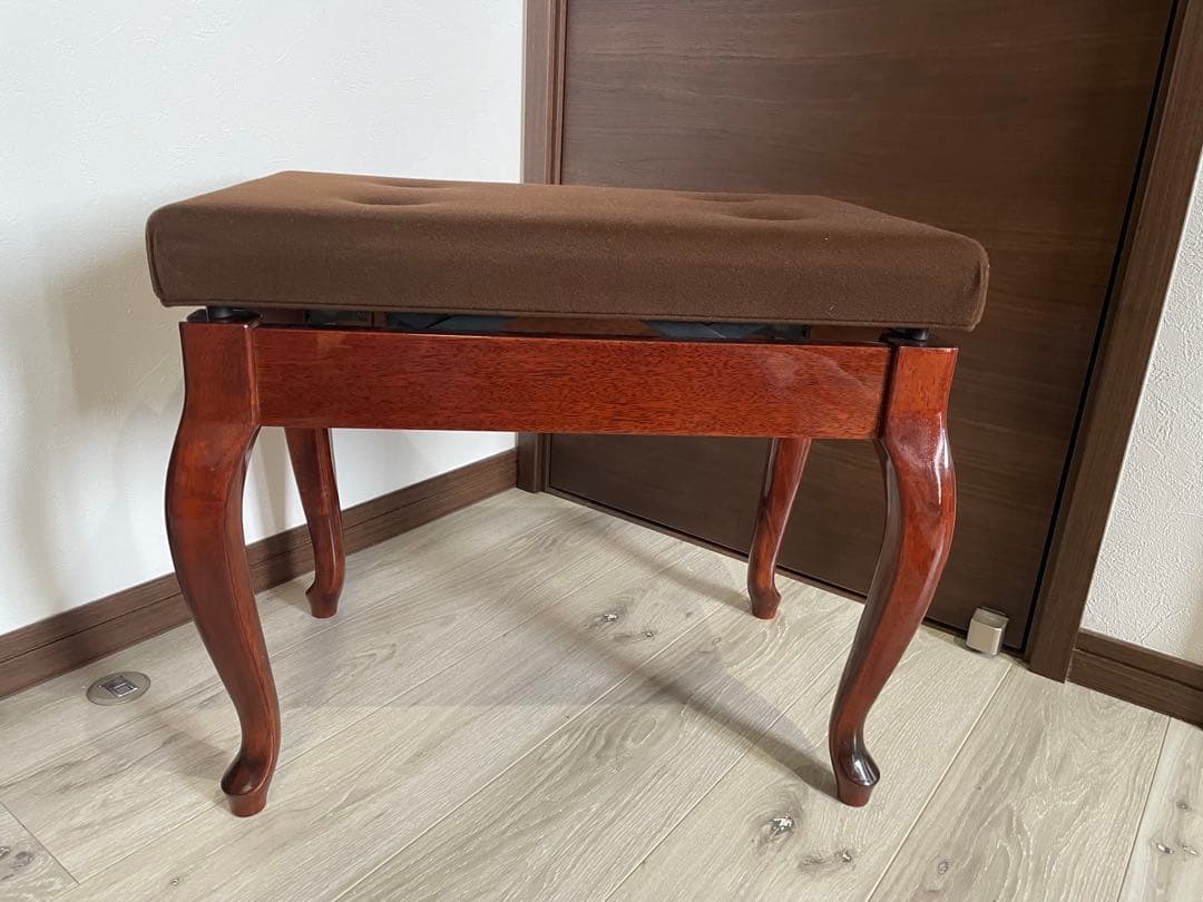 中古美品.ヤマハピアノ付属椅子木目猫脚.No50