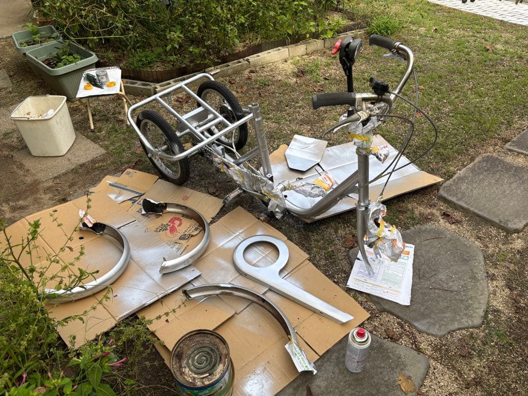 シルバー三輪自転車(前後バスケット付) メーカー不明　発送出来ません。