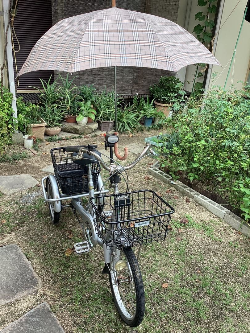 シルバー三輪自転車(前後バスケット付) メーカー不明　発送出来ません。