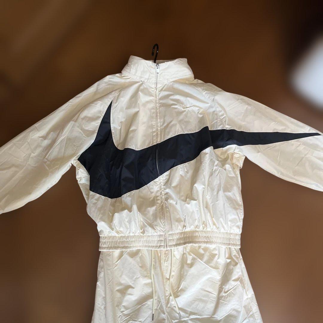 ※希少、人気※Nike セットアップ　ホワイト色 大きなロゴ