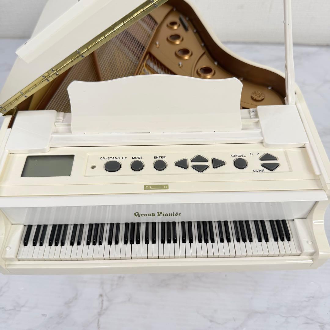 セガトイズ　グランドピアニスト　ホワイト　自動演奏　ミニチュア　動作品