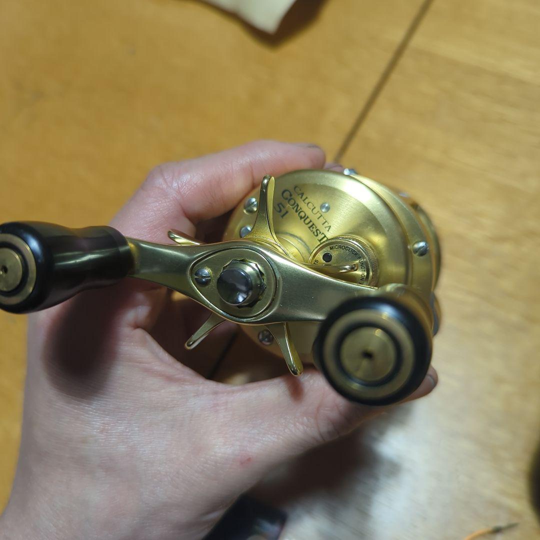 SHIMANO CALCUTTA CONQUEST ベイトリール