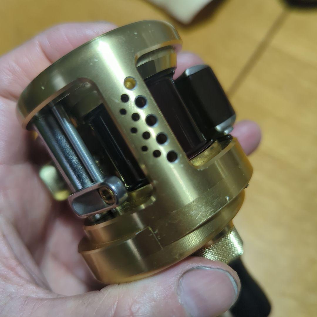 SHIMANO CALCUTTA CONQUEST ベイトリール