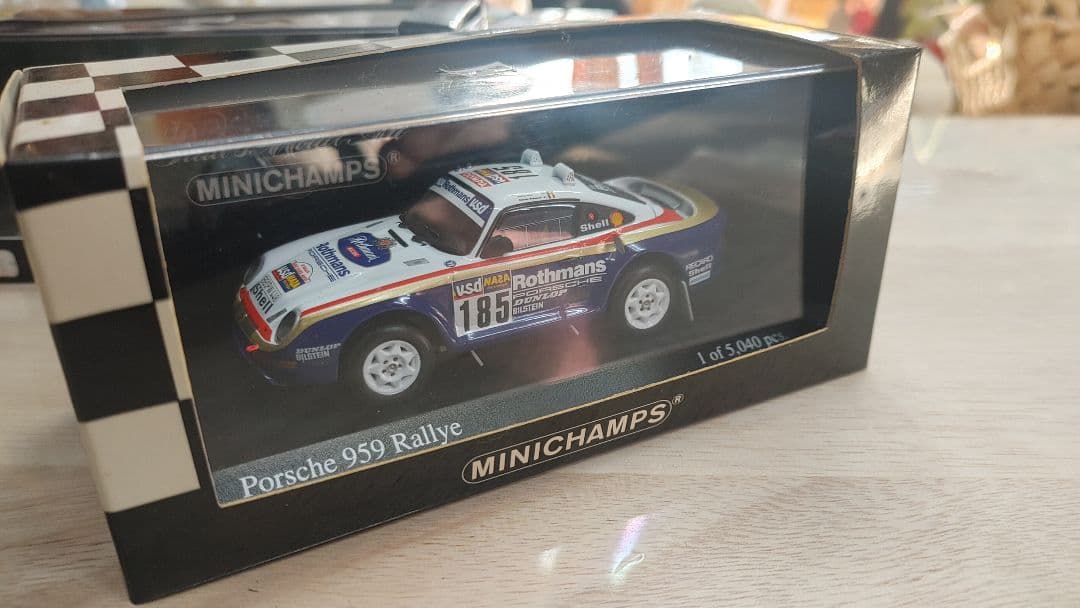 Porsche 959 Rallye ミニカー 1/43Minichamps