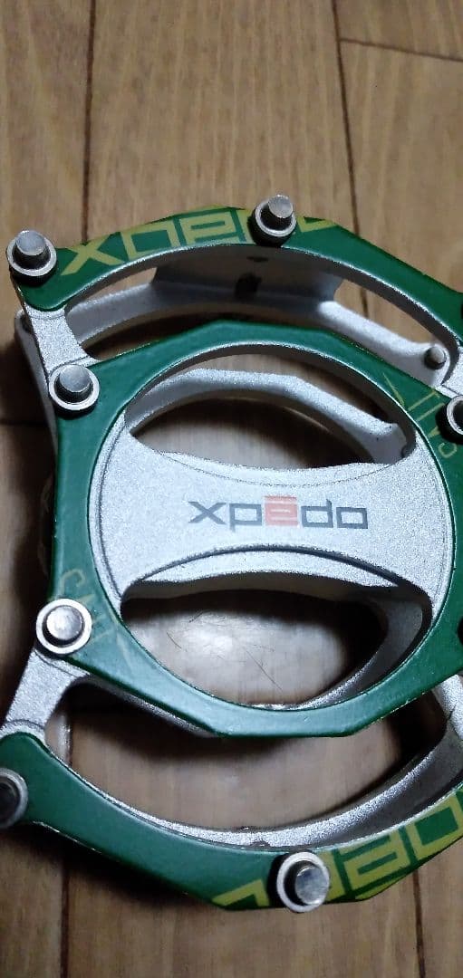 Xpedo フラットペダル グリーン/シルバー XC07FAC