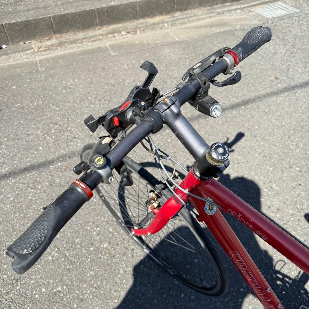 激安早い者勝ち✨　Specialized レッド クロスバイク