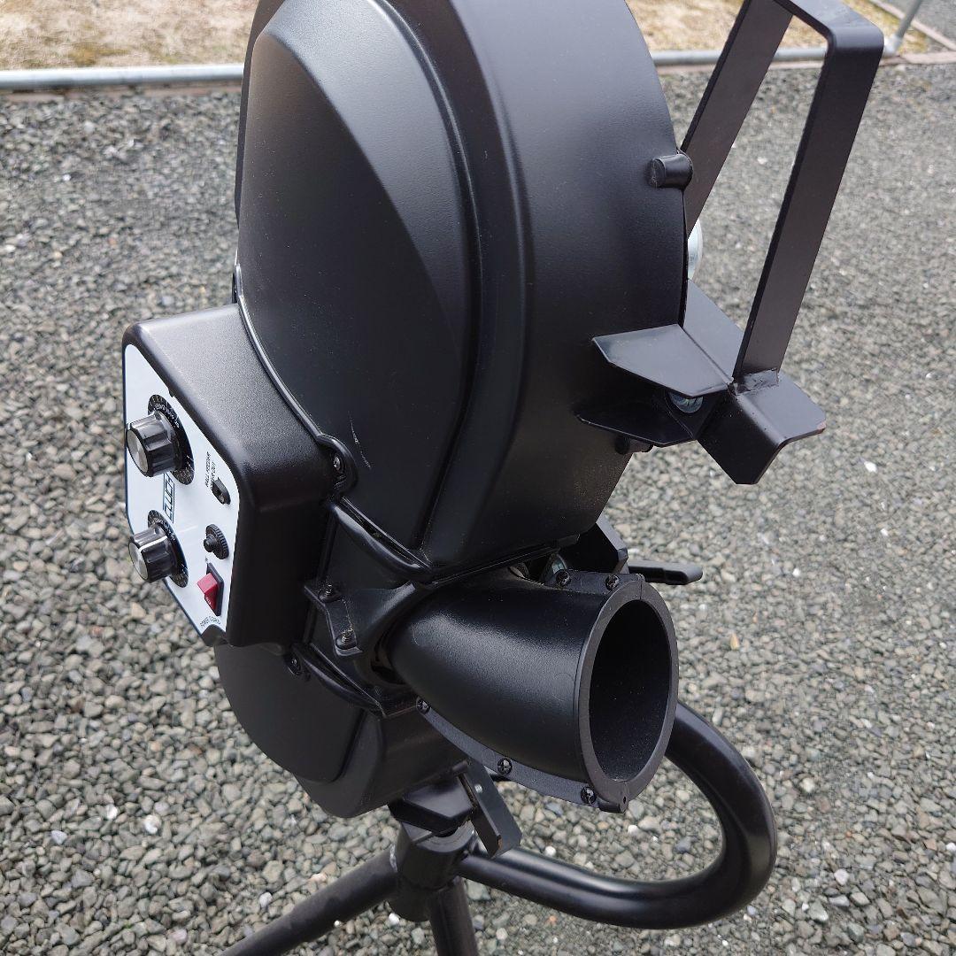 ピッチングマシン　バッティングマシン　 黒 三脚スタンド付き　移動式