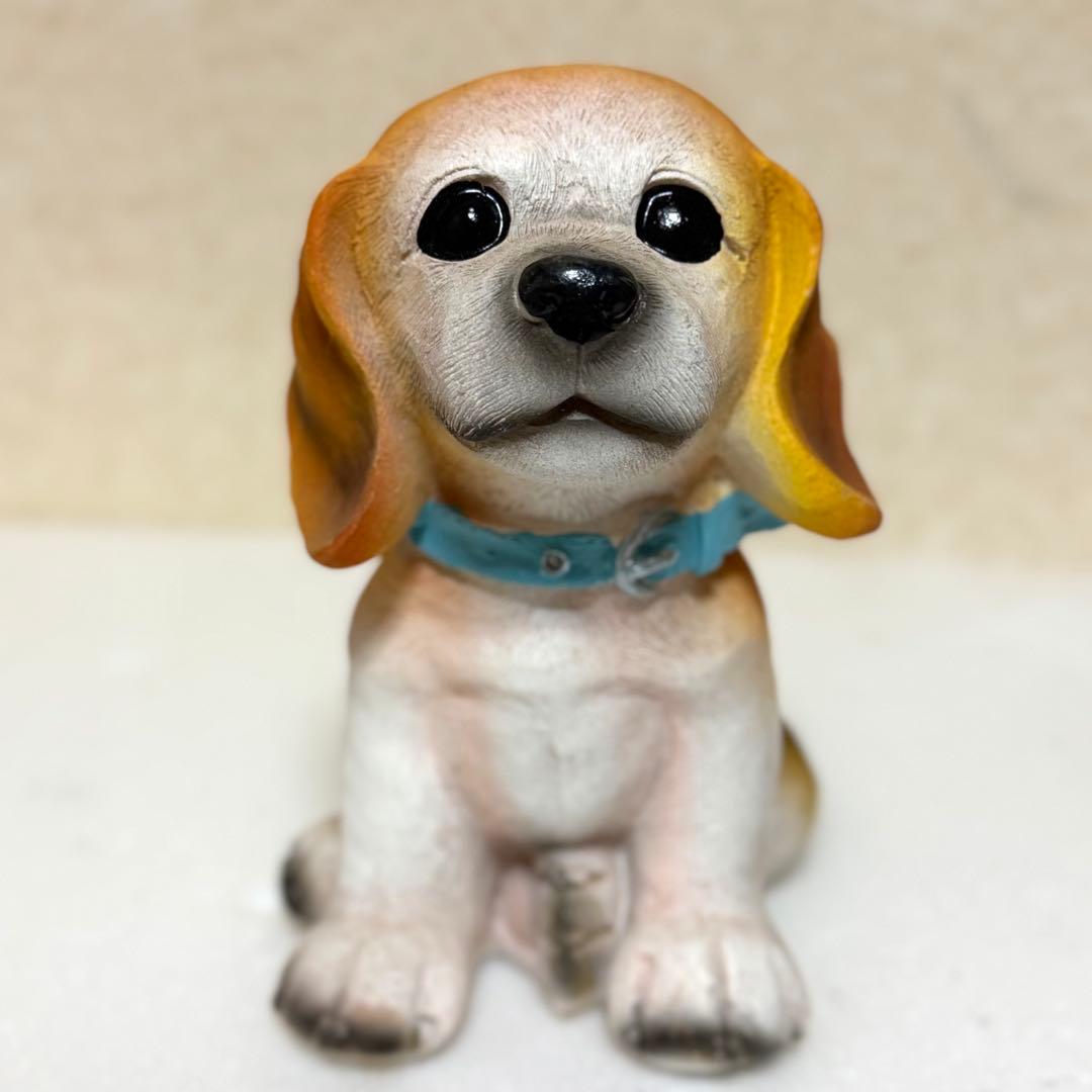 ビーグル犬の子犬の置物