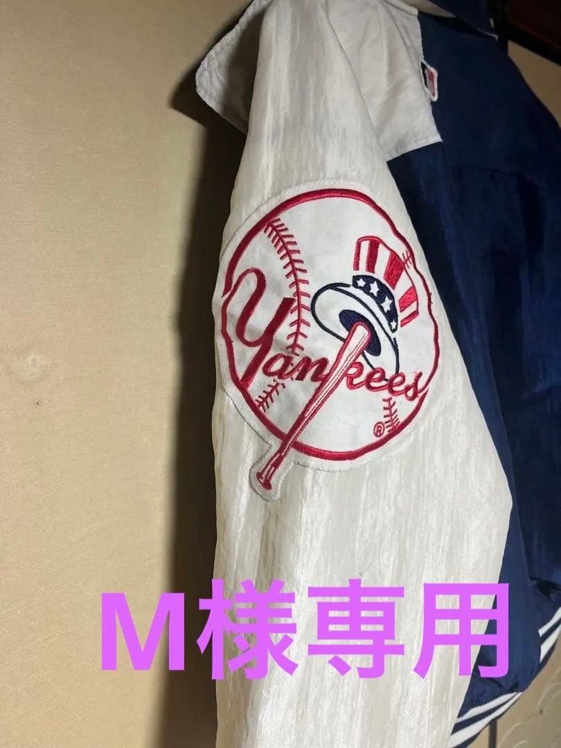 M New York Yankees ジャケット MLBロゴ付き