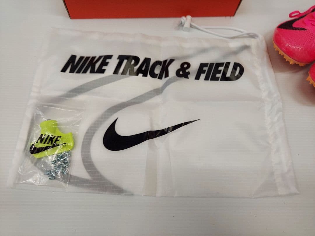 【新品未使用】Nike 陸上スパイク ピンク 収納袋付き　28.5
