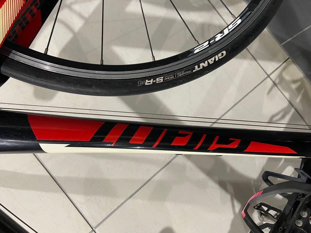 GIANT contend2 ジャイアント　コンテンド2 ロードバイクdefy3