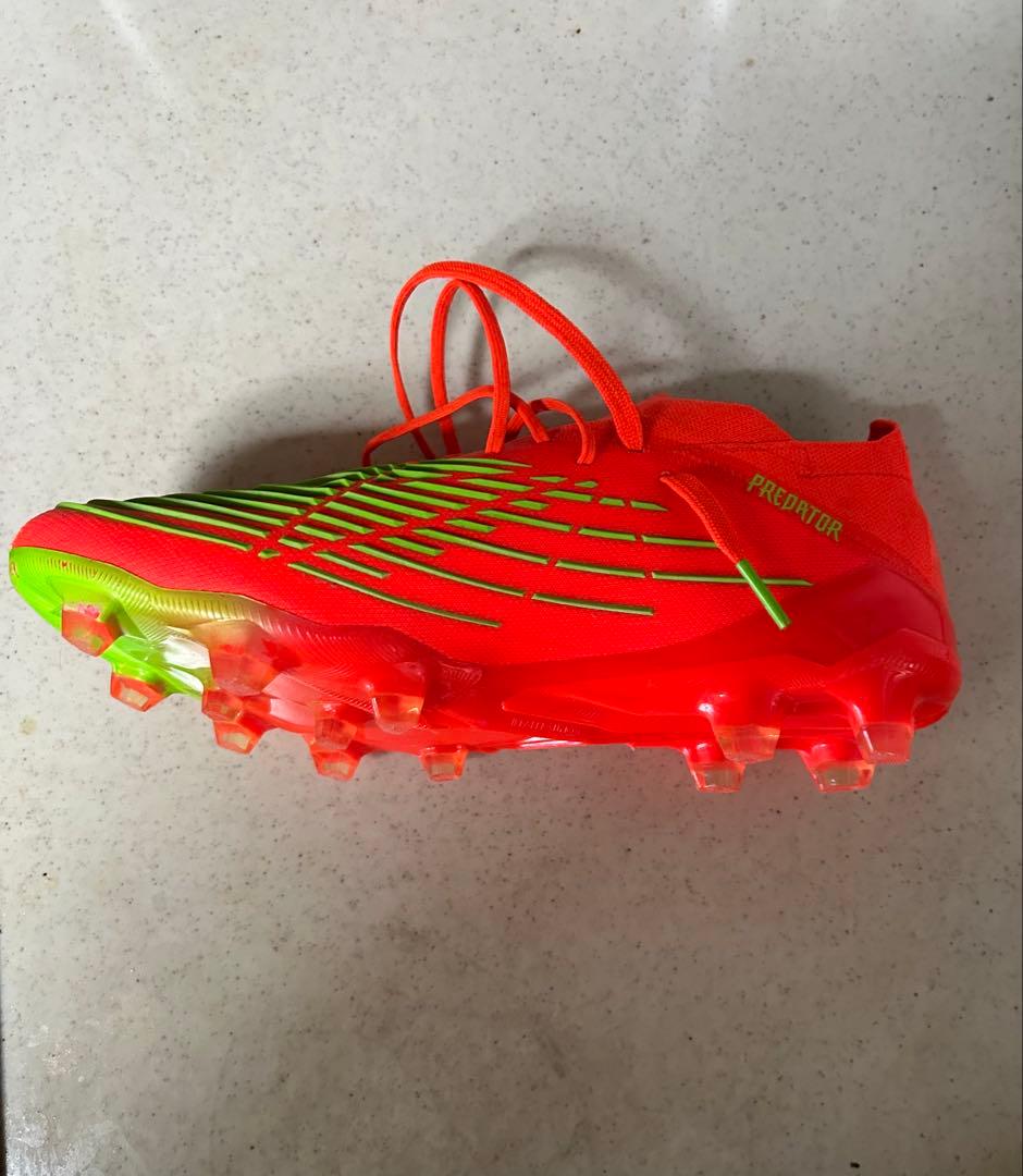 adidas Predator サッカースパイク