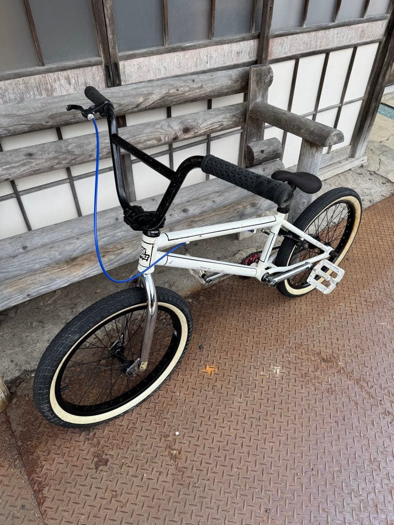 ホワイト 20インチ BMX 自転車