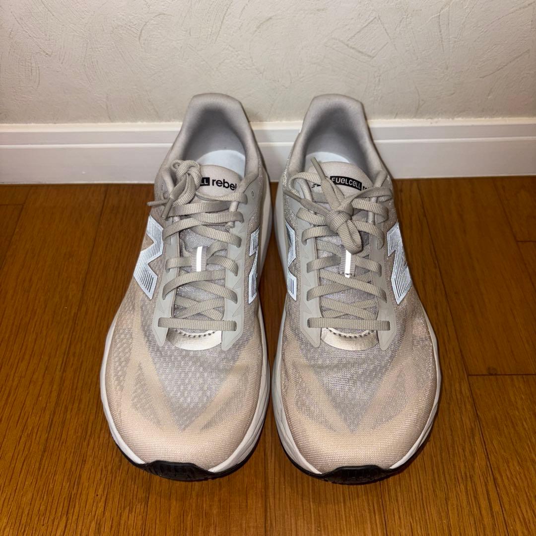 New Balance FuelCell Rebelv5 28.0cmベージュ