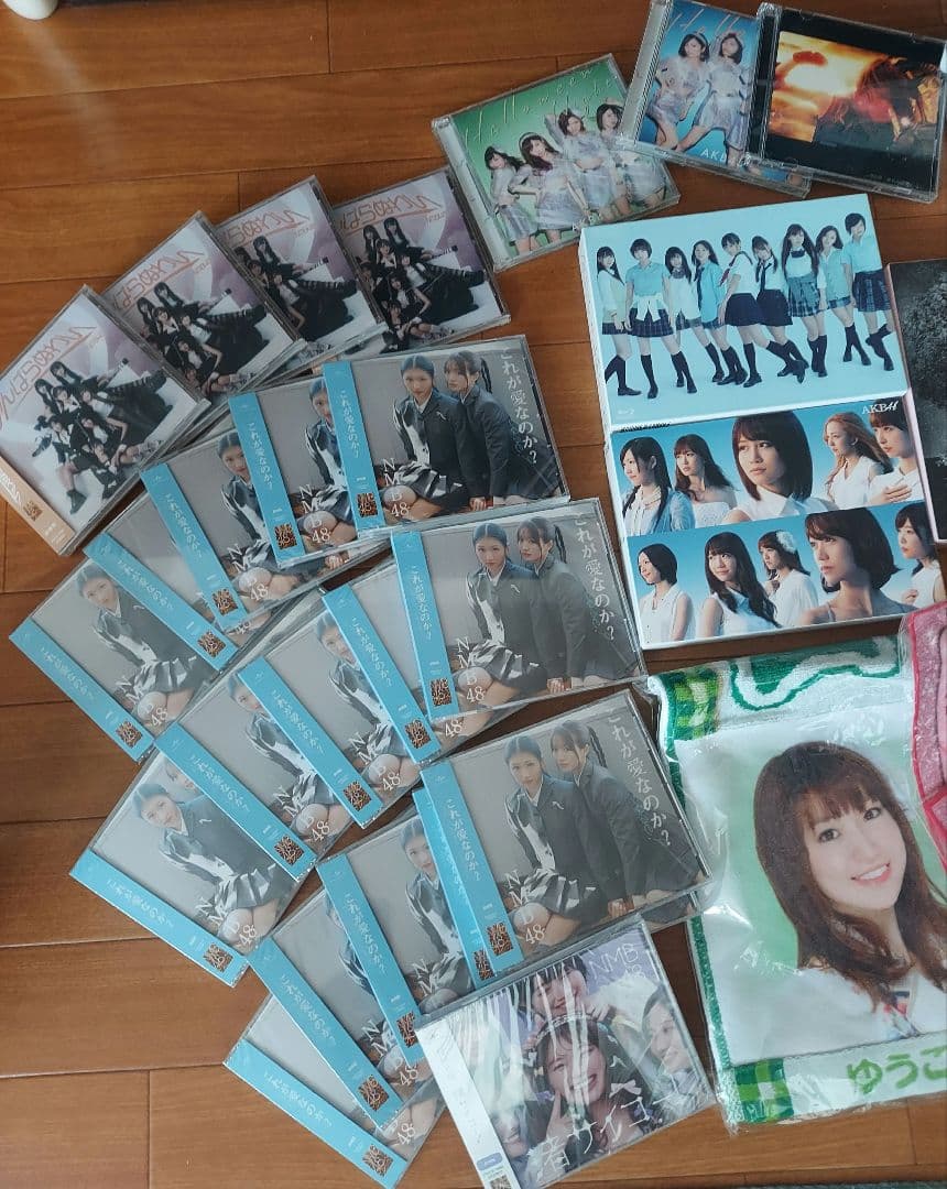 AKB48グループCD枚　DVD枚グッズ、タオル、ティシャツ　まとめ買い　セット