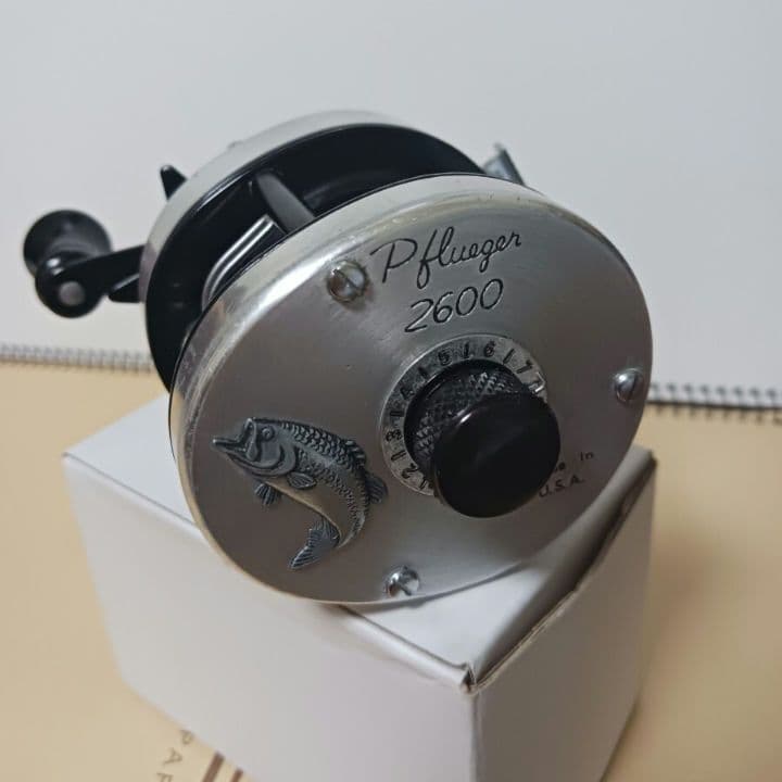 Pflueger 2600 ダブルハンドルリール