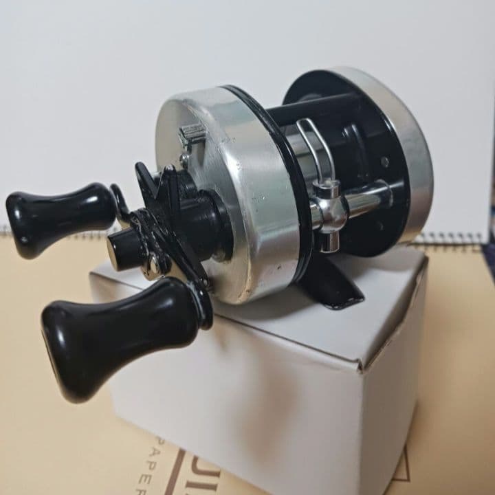 Pflueger 2600 ダブルハンドルリール