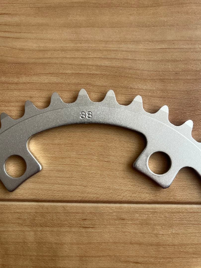 Sugino チェーンリング 38T pcd110 8速用 パッケージ無し