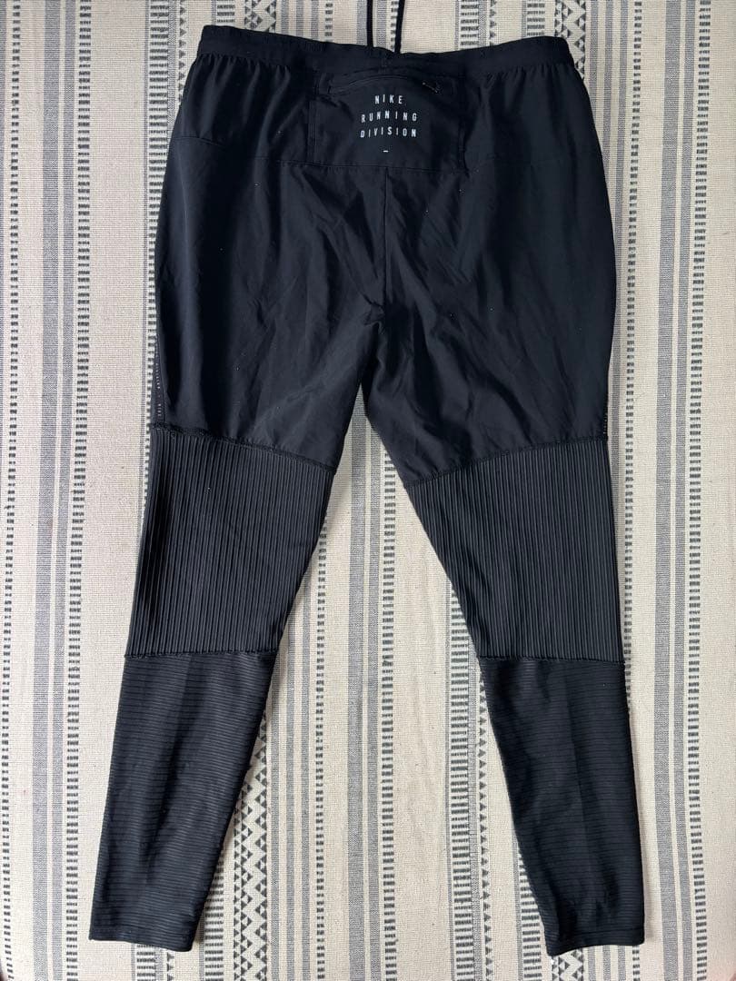 Nike DRI-FIT タイトフィット ストレッチパンツ