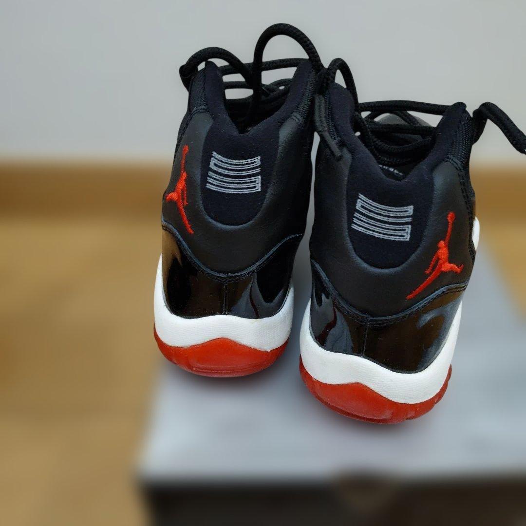 Air Jordan 11 ブラック/レッド
