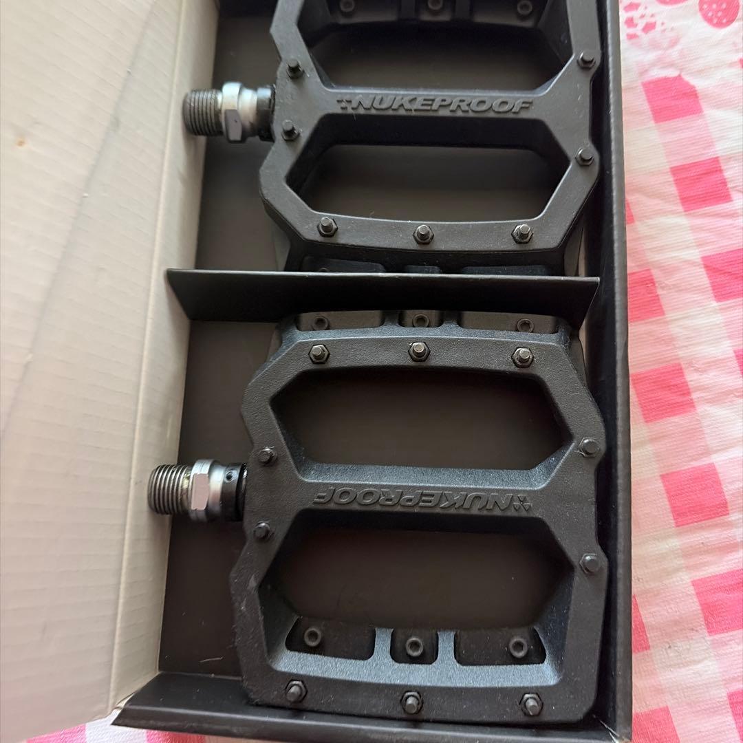 フラットペダル Nukeproof Hrizon Pro ブラック