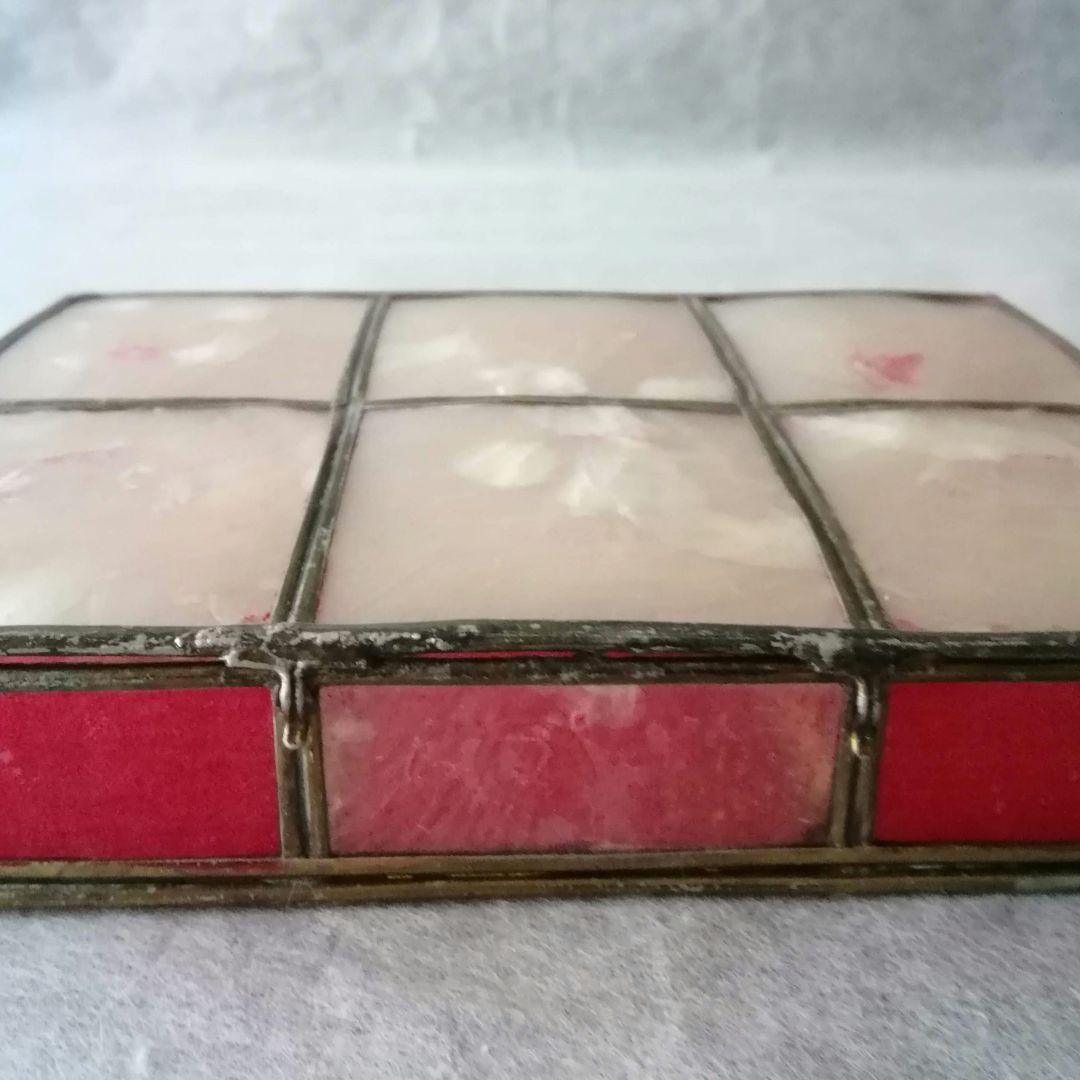 紅白のシェルが綺麗な小物入れ　アクセサリーボックス　シェル　ヴィンテージ