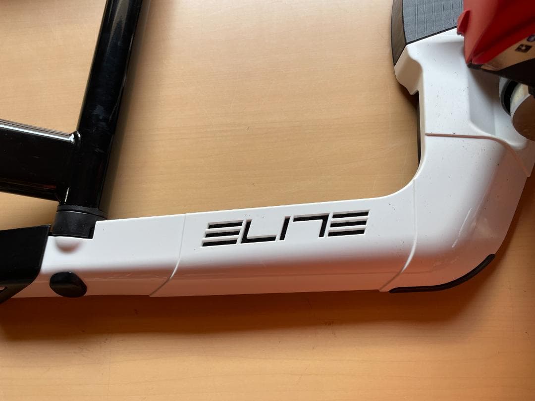 ★ サイクルトレーナー ELITE QUBO DIGITAL SMART B+