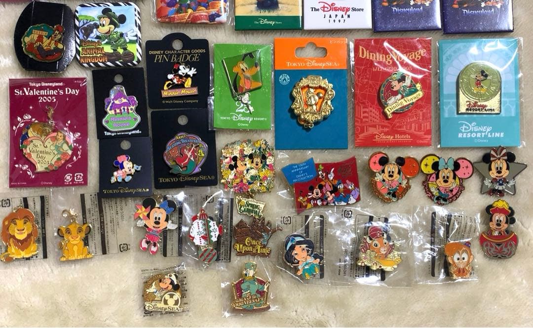 ディズニー ピンバッジ ピンズ 缶バッジ まとめ売り 43点