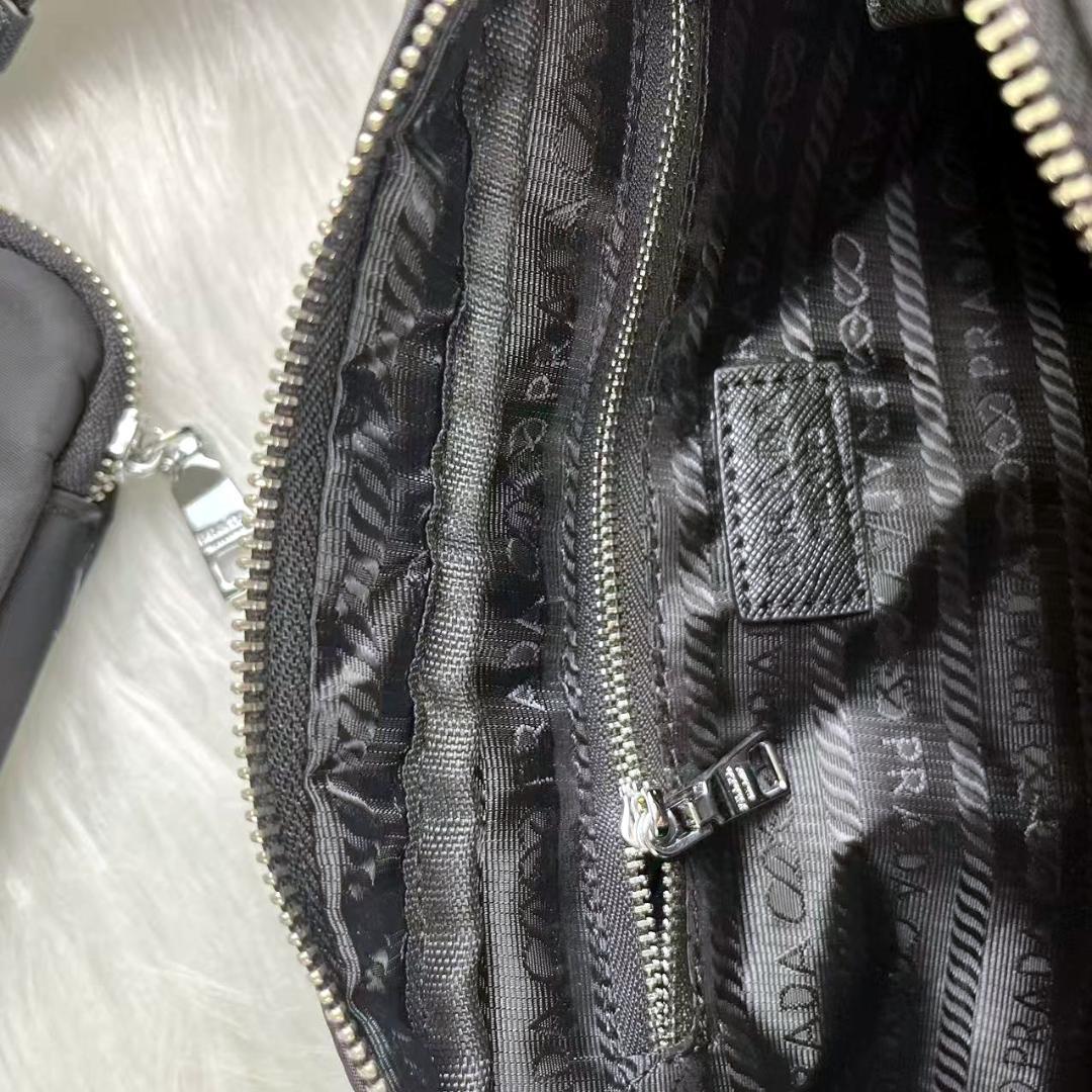 美品 PRADAノベルテ ブラック ショルダーバッグ