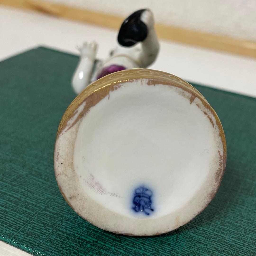 ・リヒャルトクルム工房・ドレスデン・高さ１２.５cm・右手の指に一部欠損あり。