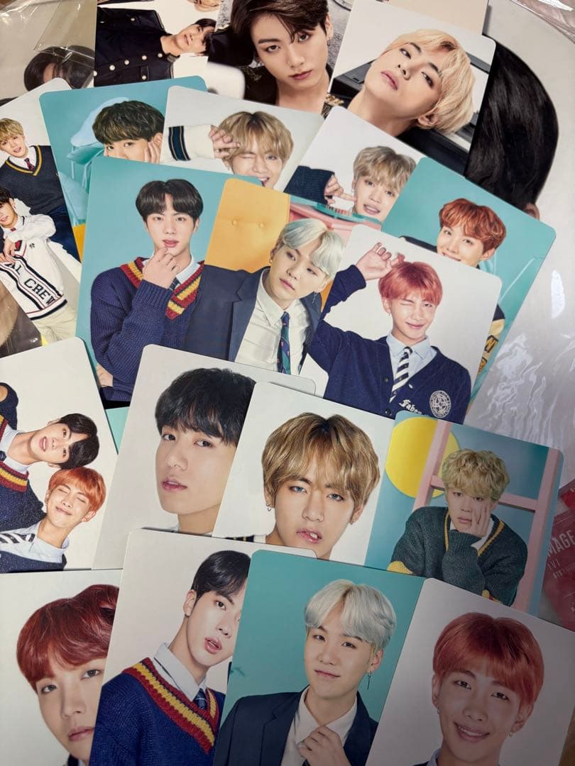 BTS グッズまとめ売り　うちわ ペンライト　缶バッジ　65点以上