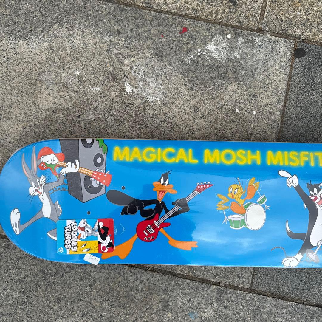 MAGICAL MOSH MISFITS スケボーデッキルーニー・テューンズ