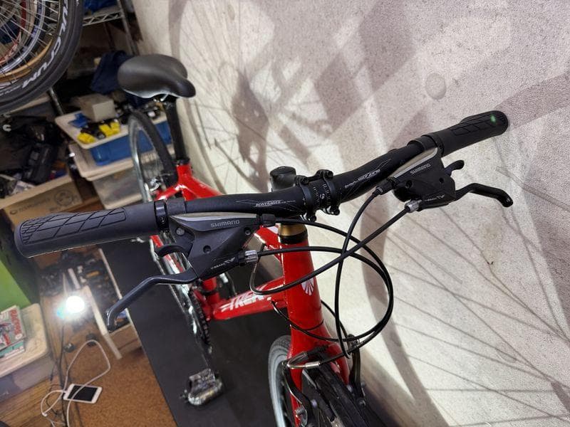 TREK　FX 3 M レッド