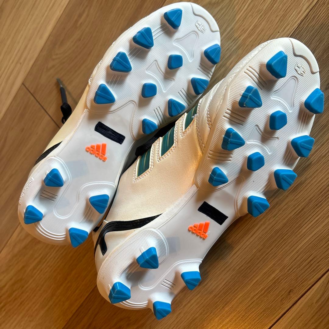 期間限定値下げ❗️adidas サッカーシューズ ホワイト/ブルー