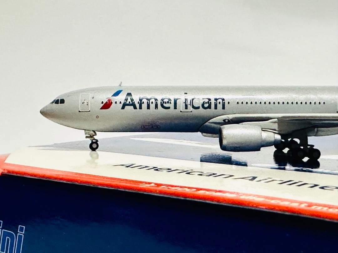 Gemini 1/400 A330-300 アメリカン航空