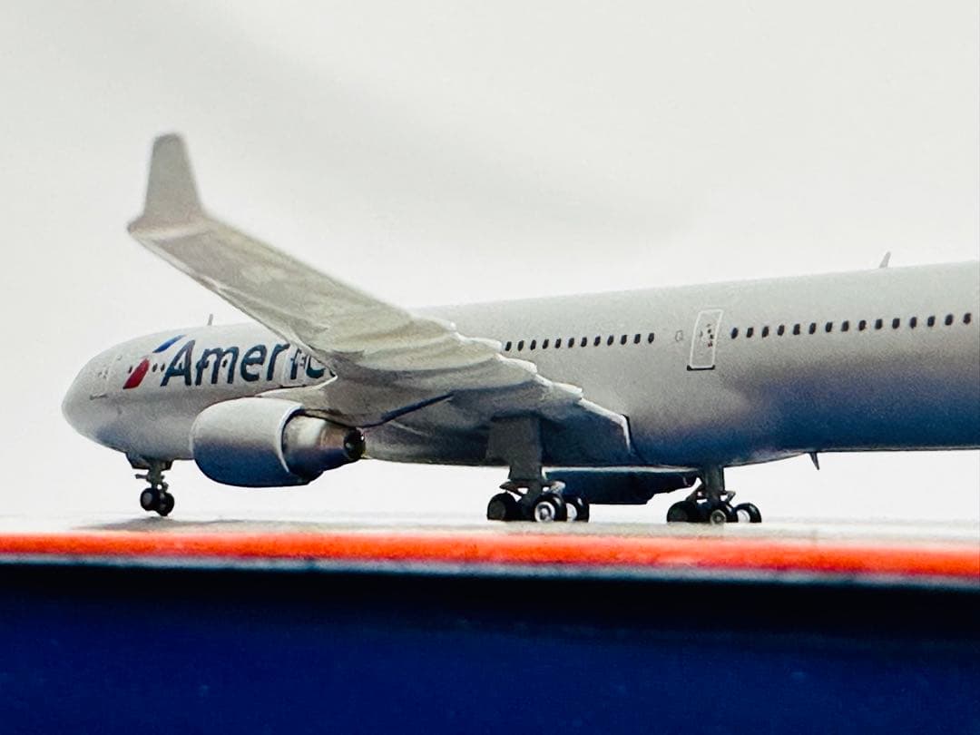 Gemini 1/400 A330-300 アメリカン航空