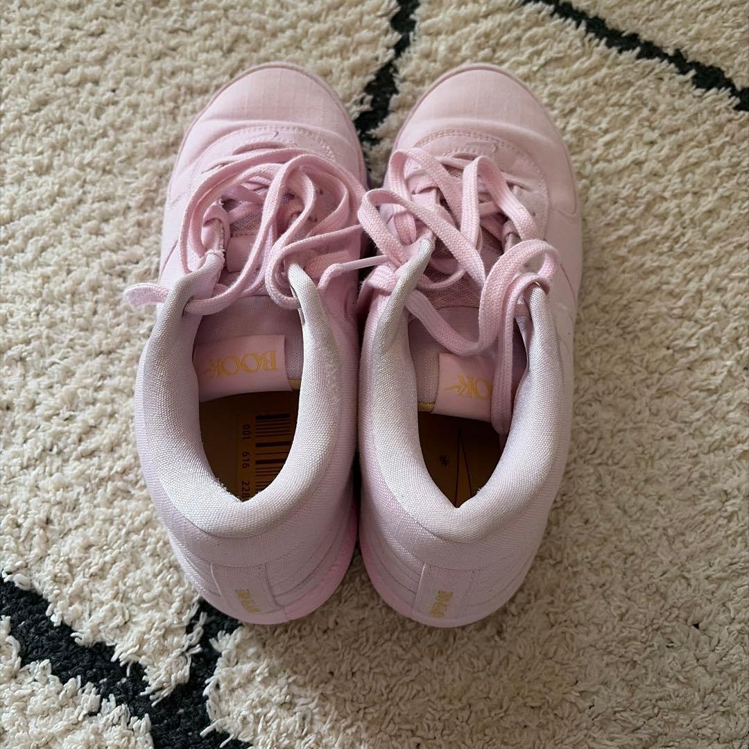 Nike ピンク バスケットボールシューズ