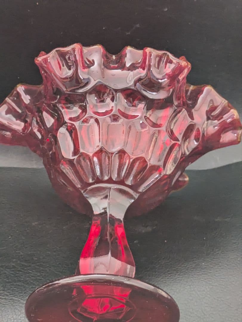 ビンテージ赤いガラス フリルエッジ カップ型器