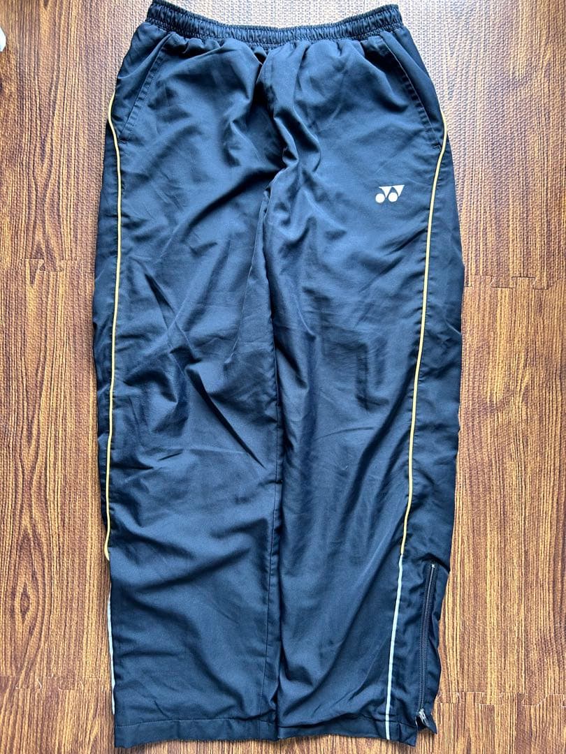 Lサイズ　ヨネックス　YONEX ウォームアップウェア 上下セット　赤　黒