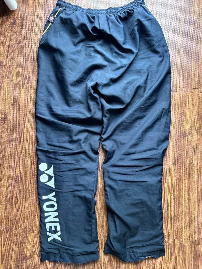 Lサイズ　ヨネックス　YONEX ウォームアップウェア 上下セット　赤　黒