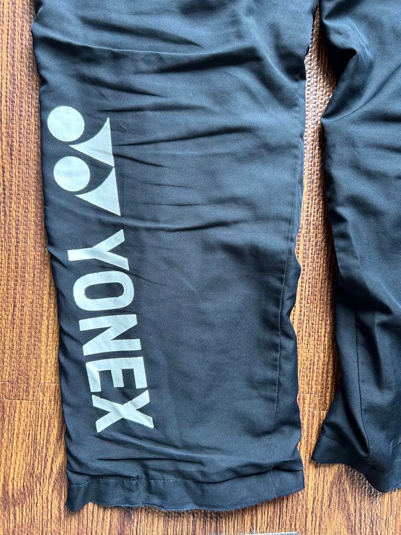 Lサイズ　ヨネックス　YONEX ウォームアップウェア 上下セット　赤　黒