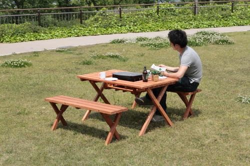【新品・送料無料】杉材　ＢＢＱテーブル＆ベンチセット　（コンロスペース付）