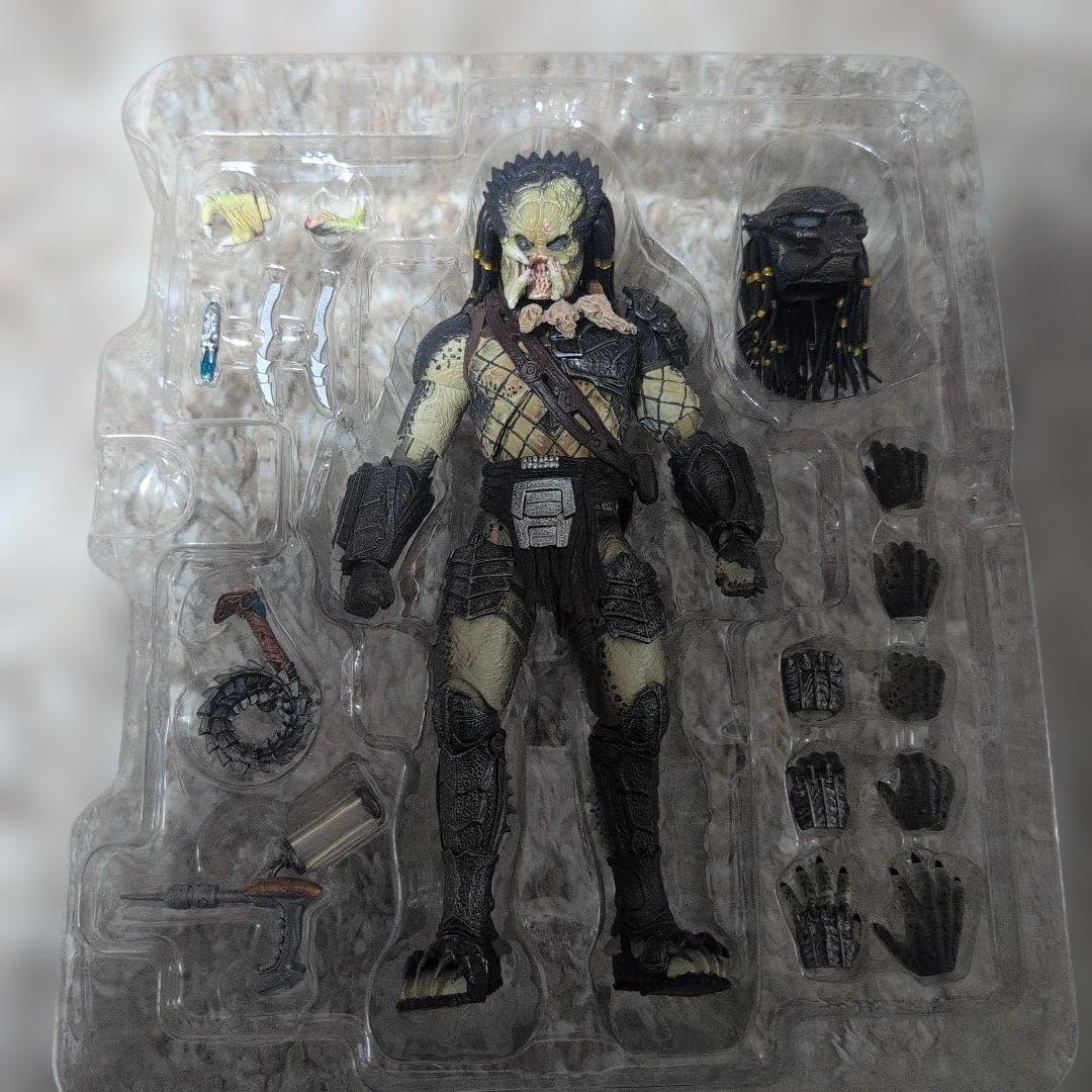BANDAI S.H.MonsterArts プレデター ウルフ　AV