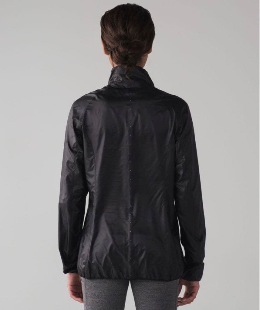 Lululemon ルルレモン Run With It Jacket 黒