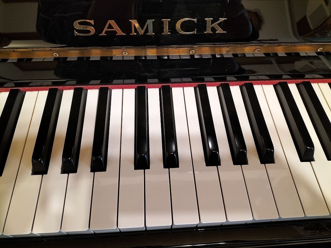 SAMICK　サミック　アップライト　ピアノ　JS-121FD　良品